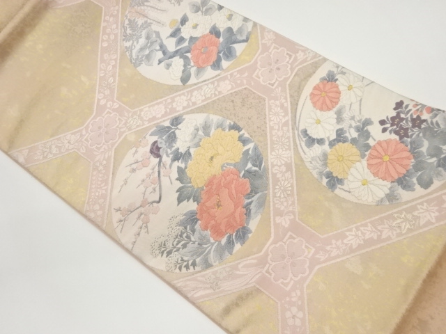 格天井に椿・牡丹・菊模様織出し袋帯